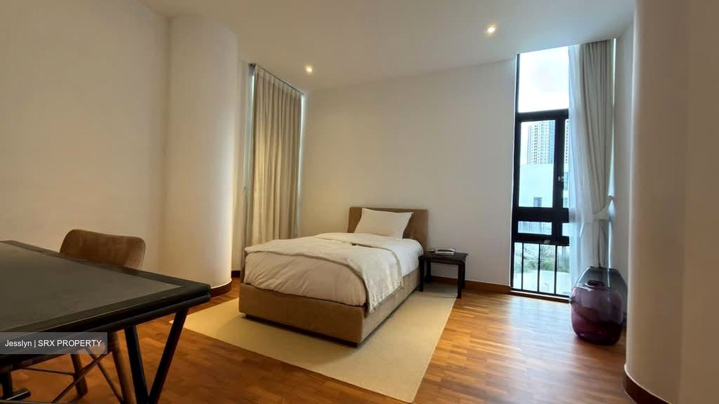 The Colonnade (D10), Condominium #556079071